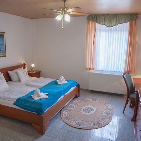 Hotel Atlantis 拉姆斯泰因-米森巴赫 外观 照片